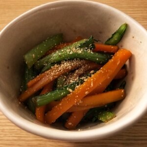 晩御飯の1品に♬ 小松菜と人参の胡麻和え